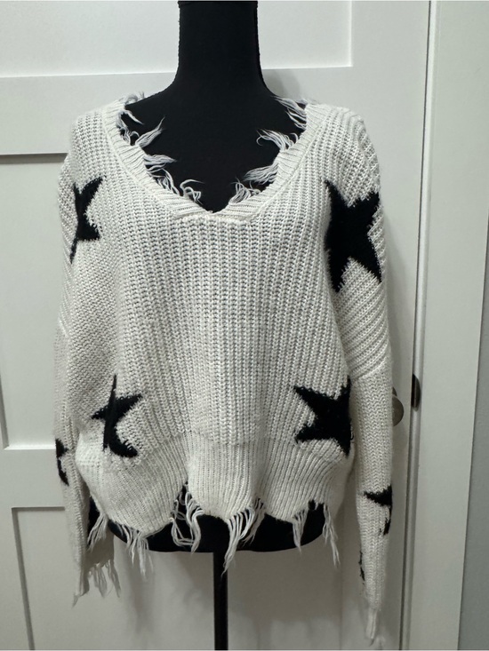 Polly & Esther Sweaters - Polly & Esther White Distressed V-Neck Sweater with Black Star Motif